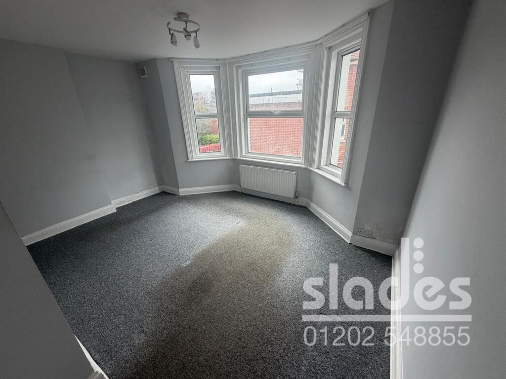 Apartment in Bournemouth, Boscombe - View 5