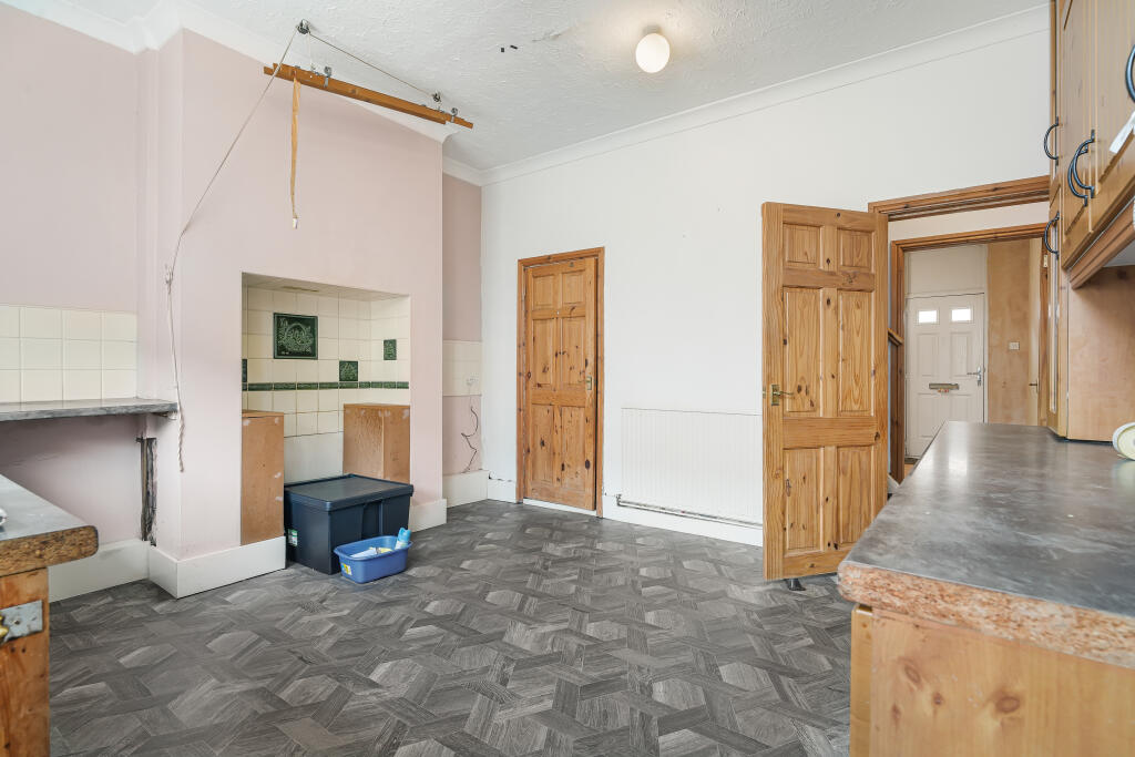 House in Wakefield, West Yorkshire - View 5