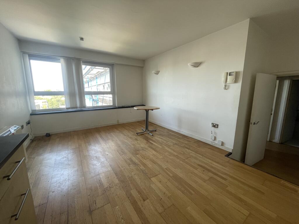 Apartment in London - View 4