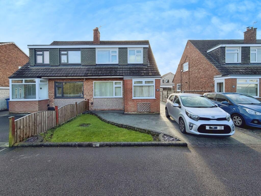 Main image of property: Stirling Avenue, Hazel Grove, Stockport, Cheshire, SK7