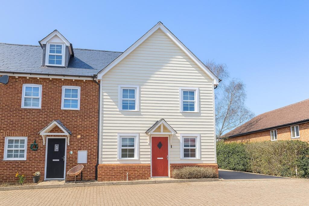 Main image of property: Penhurst Close, Weavering