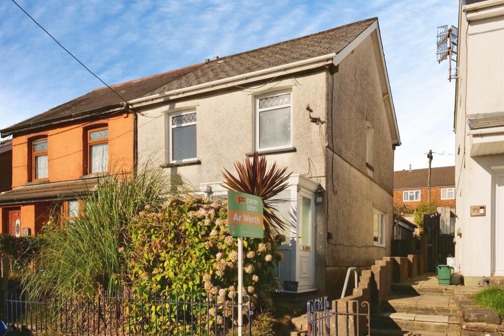 Main image of property: Oak Street, Gilfach Goch, Porth