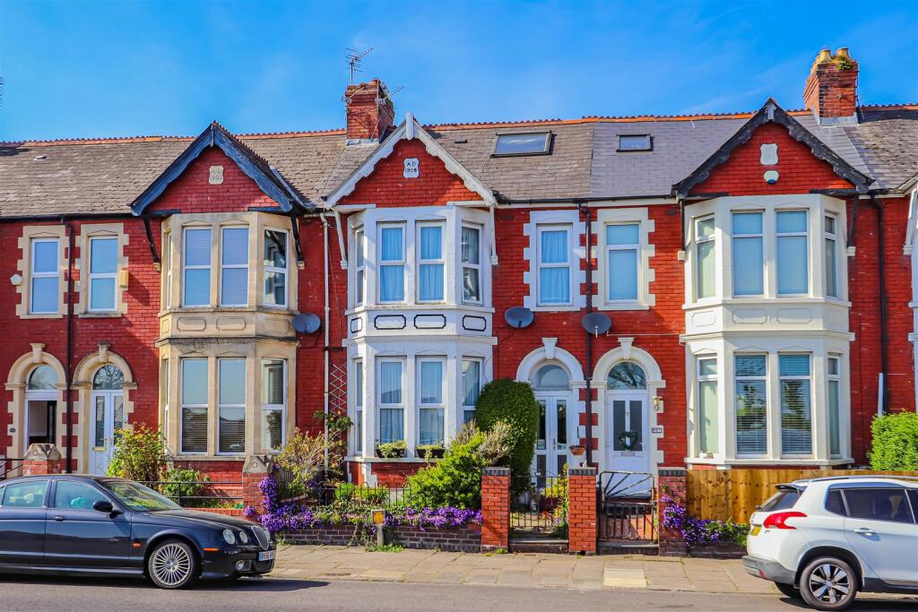 4-bed terraced on Broad Street, Barry, £280,000