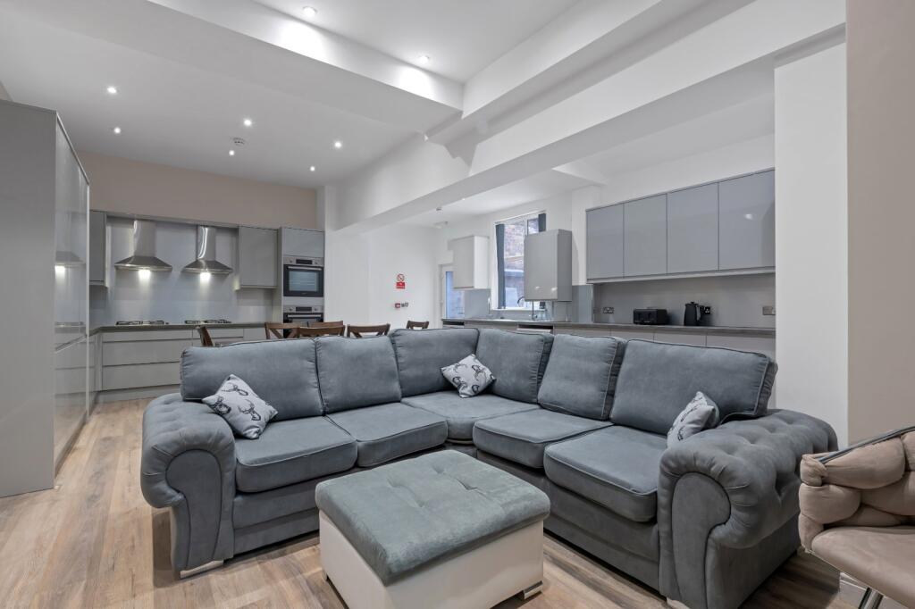 Main image of property: Elm Avenue, Nottingham, Nottinghamshire, NG3