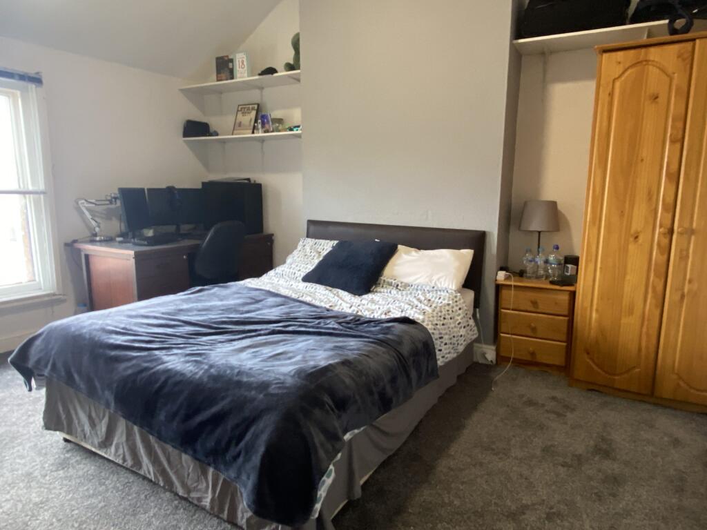 Main image of property: LAST ROOM AVAILABLE // 6 Bed & 2 Bath // JUNE 2026