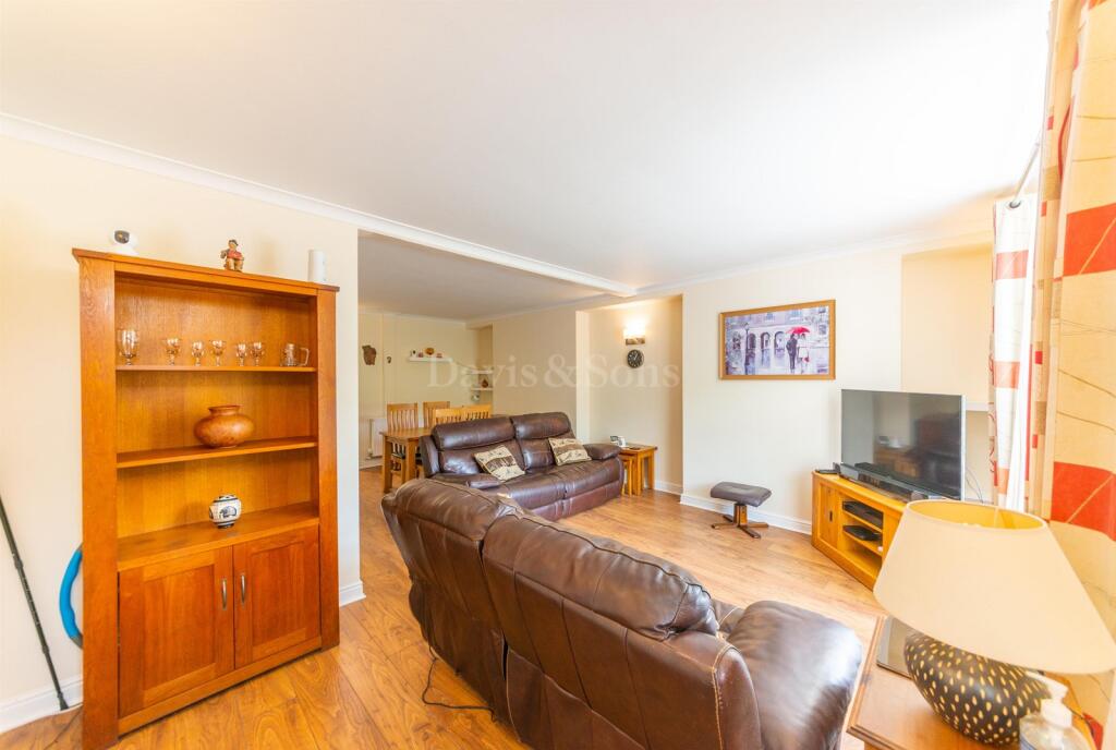 House in Newport. NP11, Abercarn - More