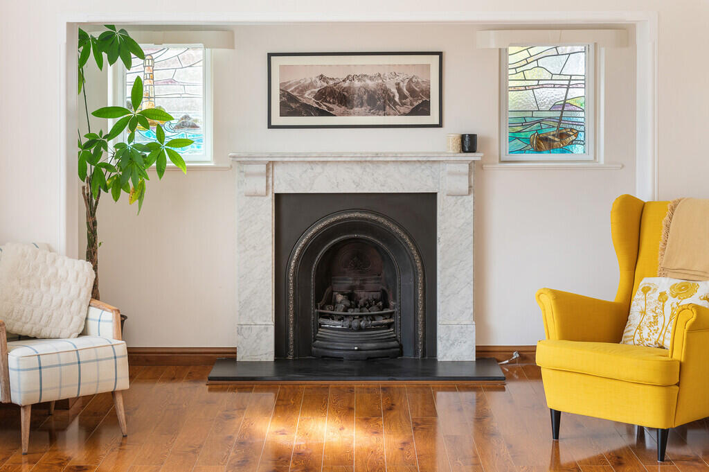 House in Croydon - More