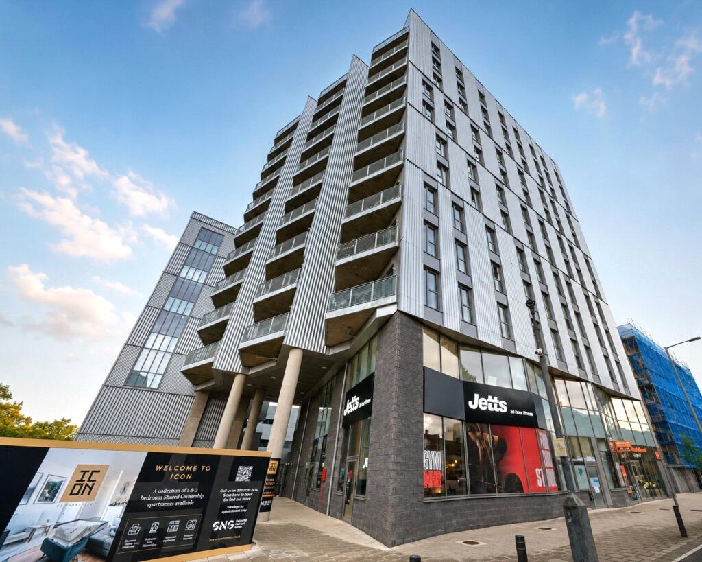 1-bed flat on Burnt Oak Broadway, Edgware, £300,000