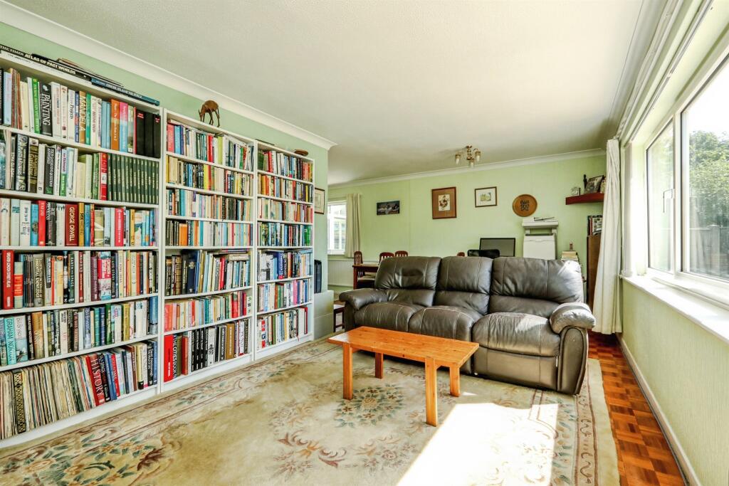 Darfield Close, Rossington, DONCASTER - View 5