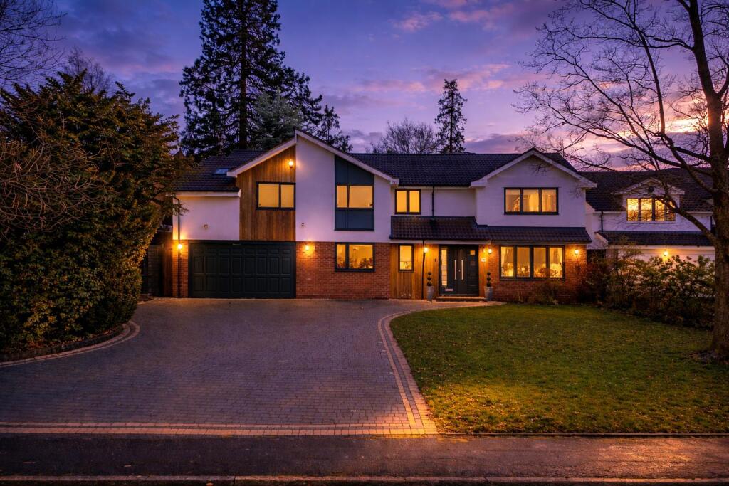 Main image of property: Warren Drive, Dorridge, B93