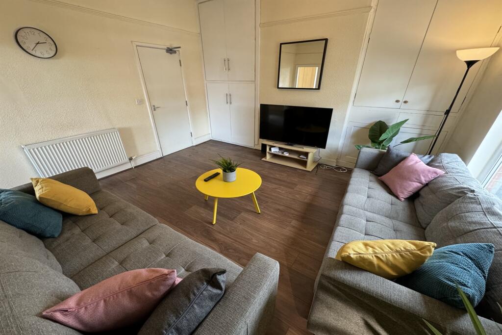 Apartment in Nottingham, Beeston - View 5