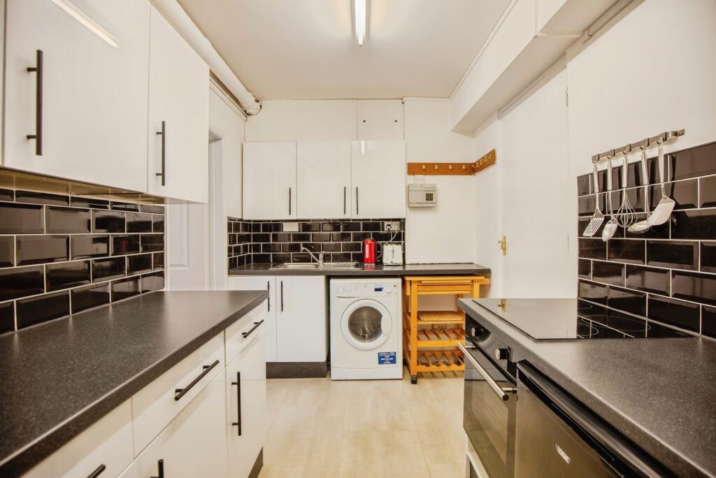 Main image of property: The Hollow, Bath, Somerset, BA2