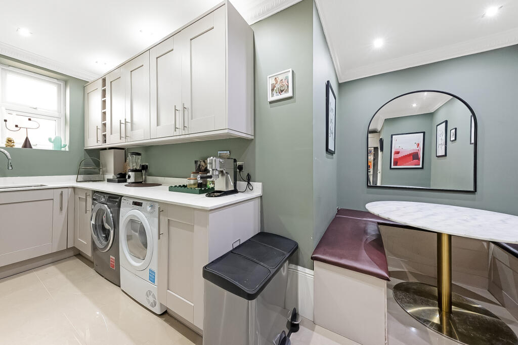 Apartment in London, London Borough of Bromley - View 5