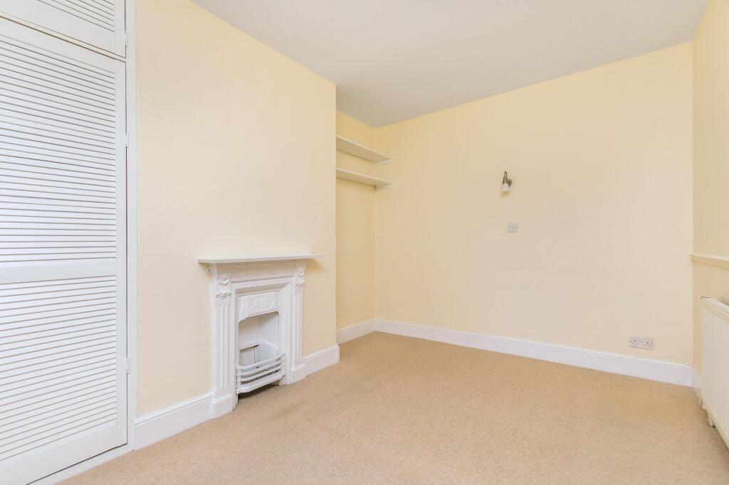 Apartment in Southampton - View 4