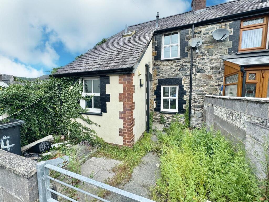 Owens Terrace, Llanrwst photo 2