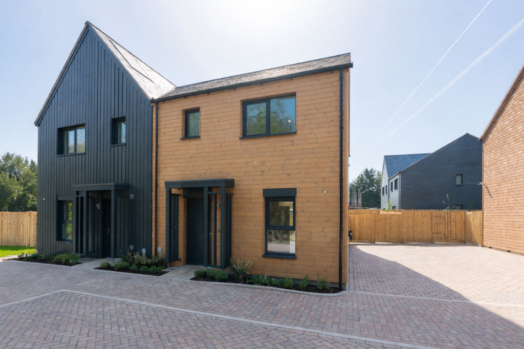 3-bed semi-detached on Oak Croft, Milton, OX14, £475,000