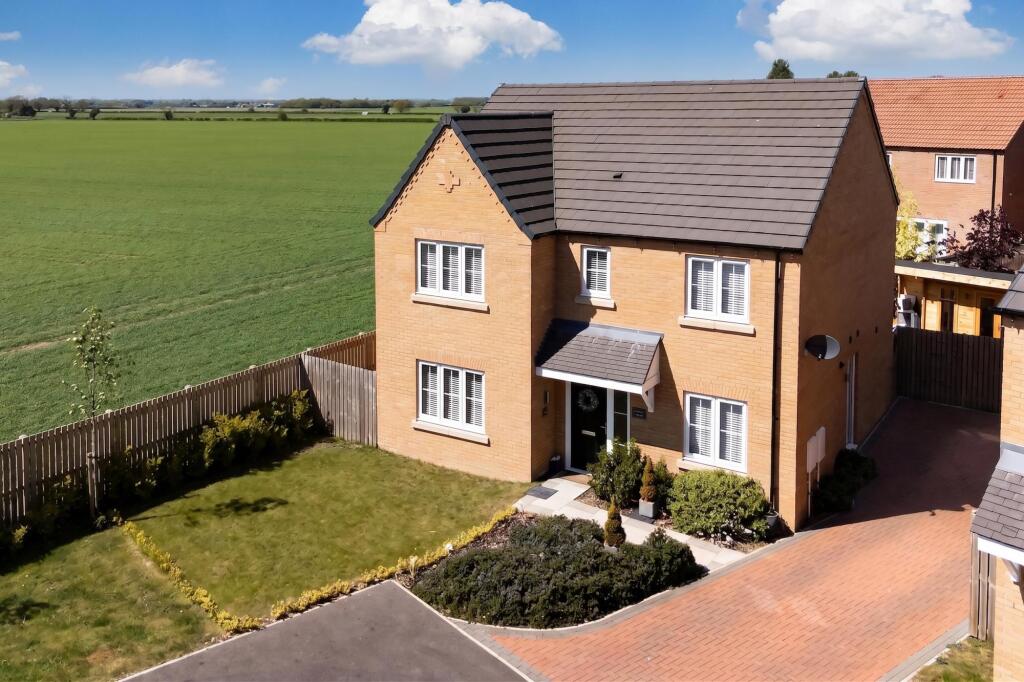 Main image of property: 2 Kemp Close, Pocklington, York, YO42 2YW