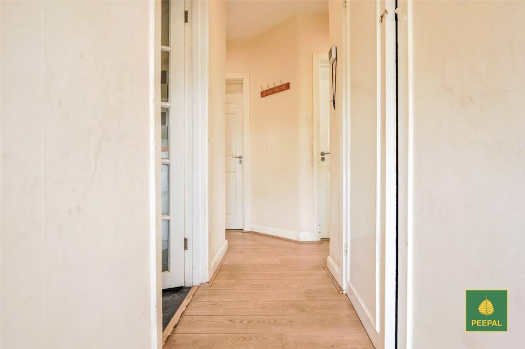 Apartment in Southall - View 4