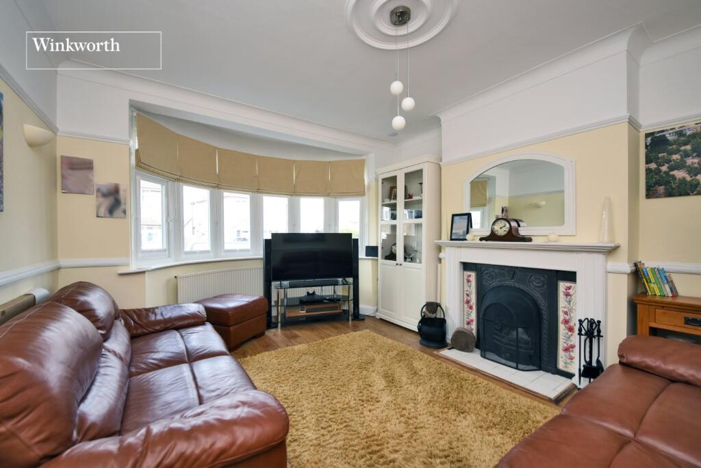 House in Sutton - View 3