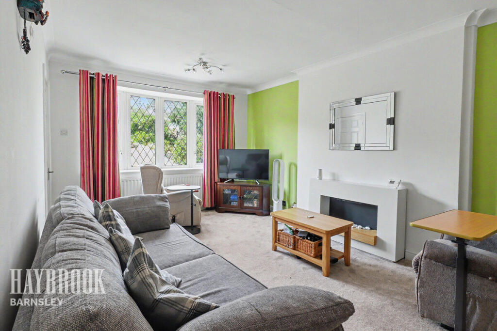 House in Barnsley, Lundwood - View 2