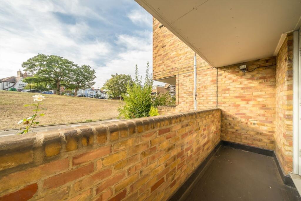 Apartment in London - View 3
