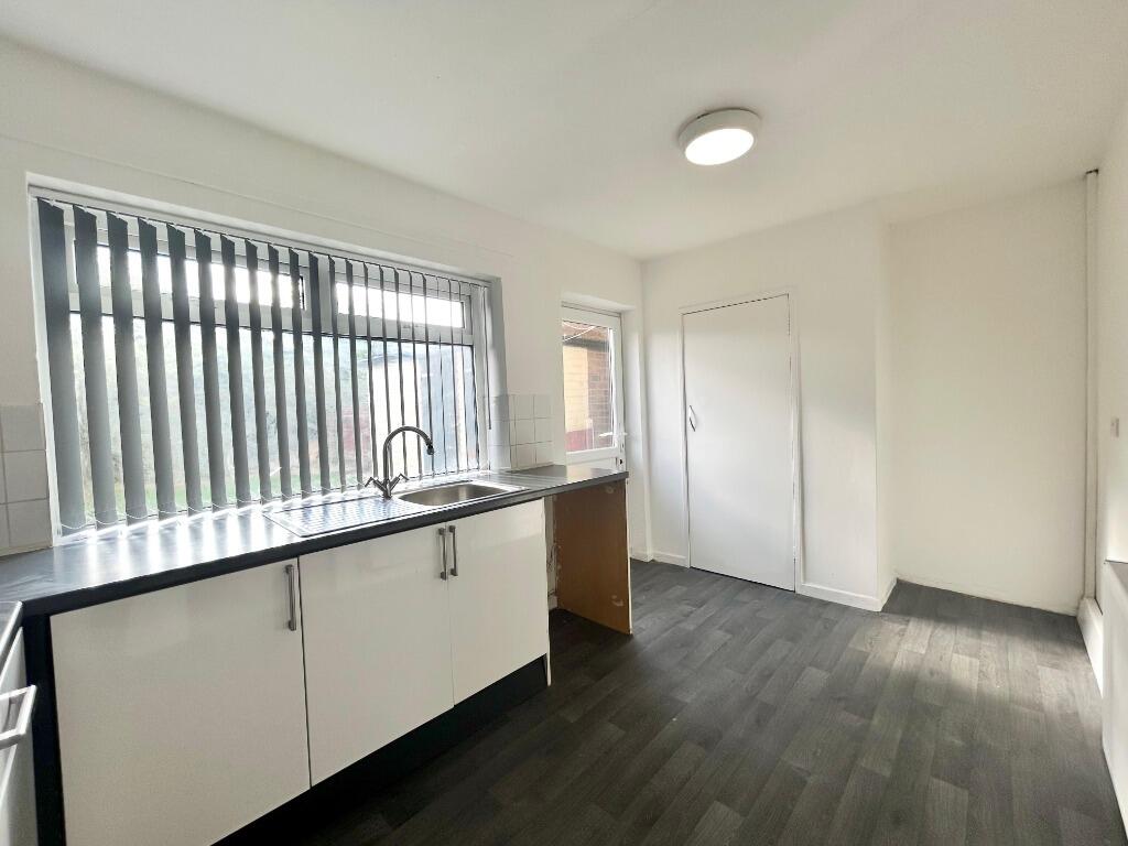 House in Hull - View 4