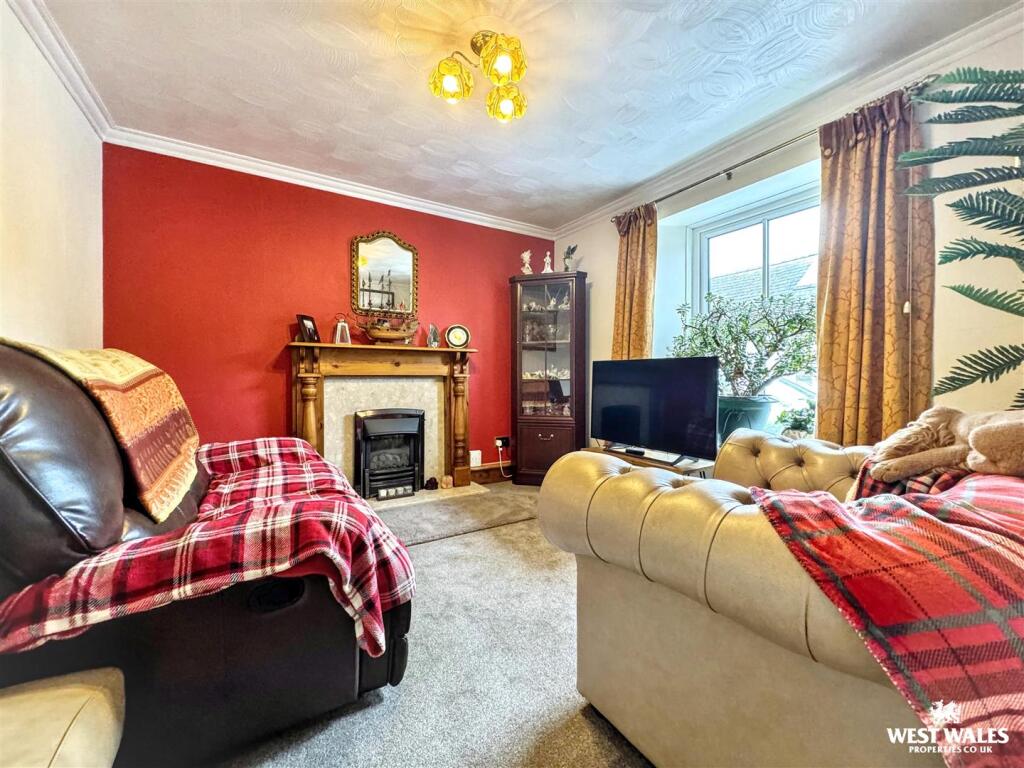 House in Pembroke, Pembrokeshire - View 2