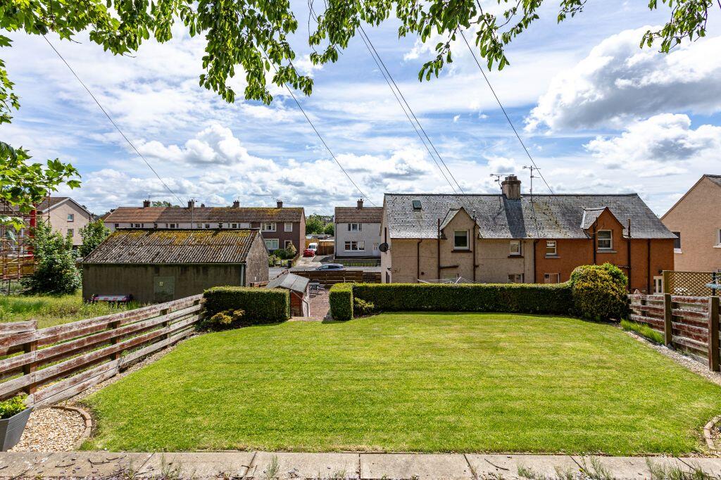 35 Inchmead Crescent, Kelso, TD5 7LL photo 2