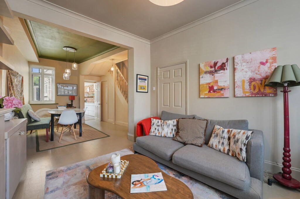 House in London - View 5