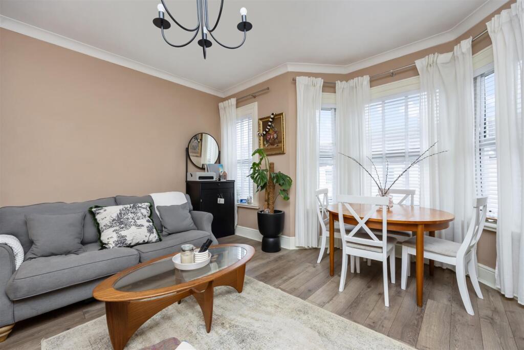 Apartment in Brighton - View 3