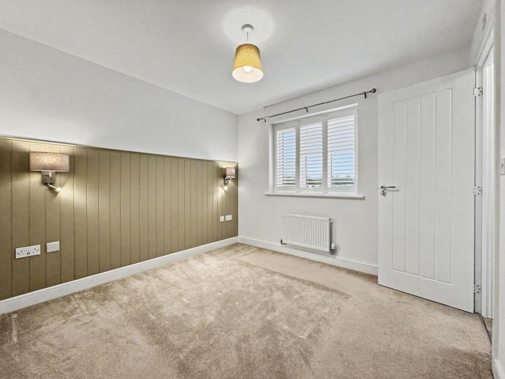 Tynan Crescent, Stowmarket, IP14 photo 4