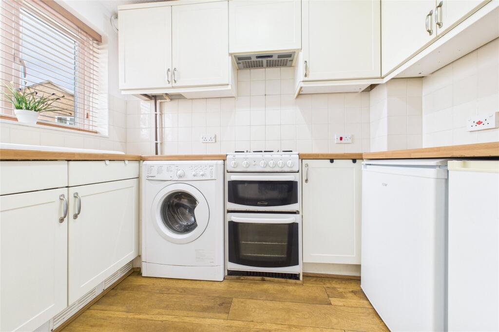 Sparrow Close, Wokingham, Berkshire, RG41 photo 2