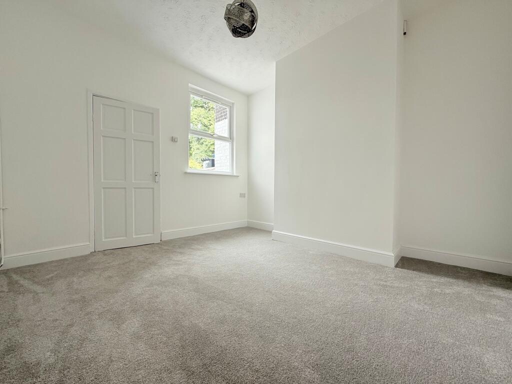 House in Stoke-on-Trent - View 4
