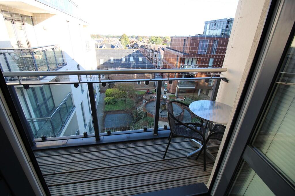 Apartment in Guildford, Surrey - View 5