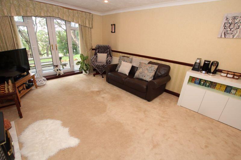 White Brow, Unsworth, Bury, BL9 photo 3