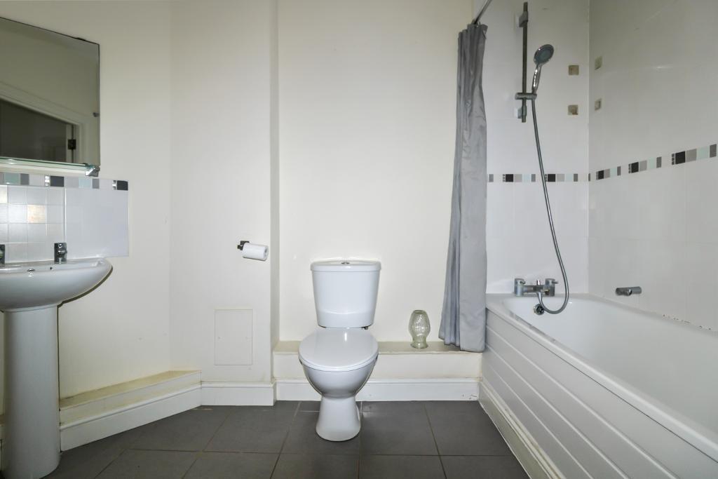 Apartment in Milton Keynes, West Bletchley - More
