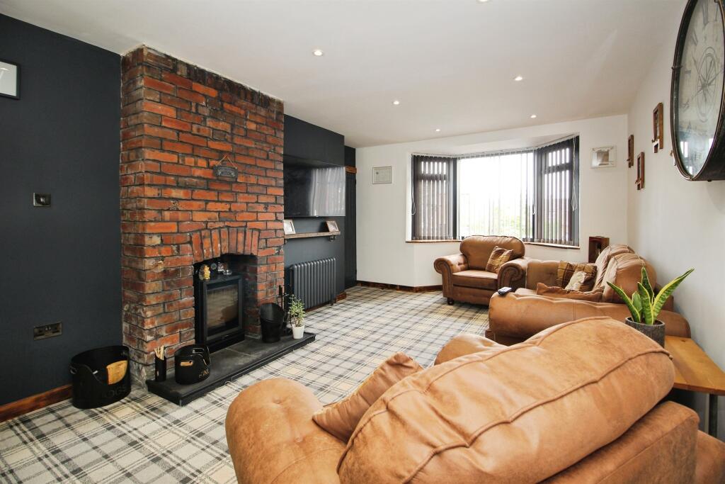 House in Leeds, West Yorkshire - View 4