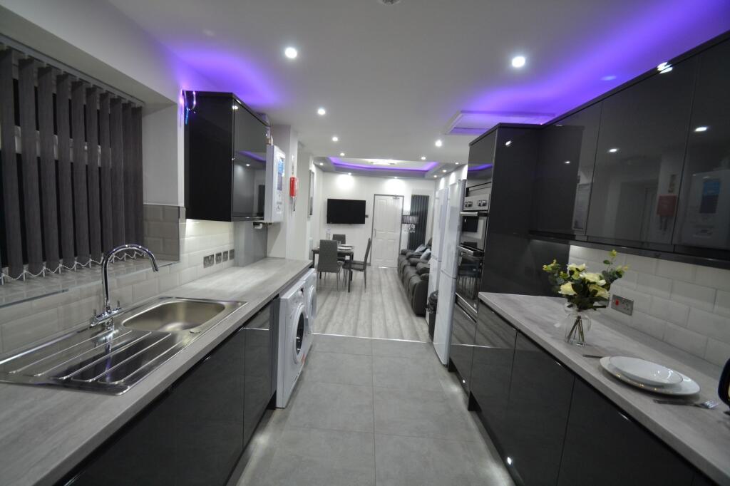 1 bedroom house share for rent