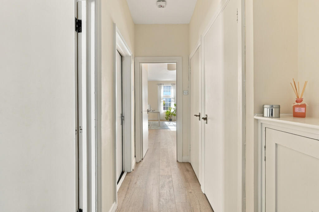 Apartment in East Hertfordshire, Hockerill, Bishop's Stortford - More