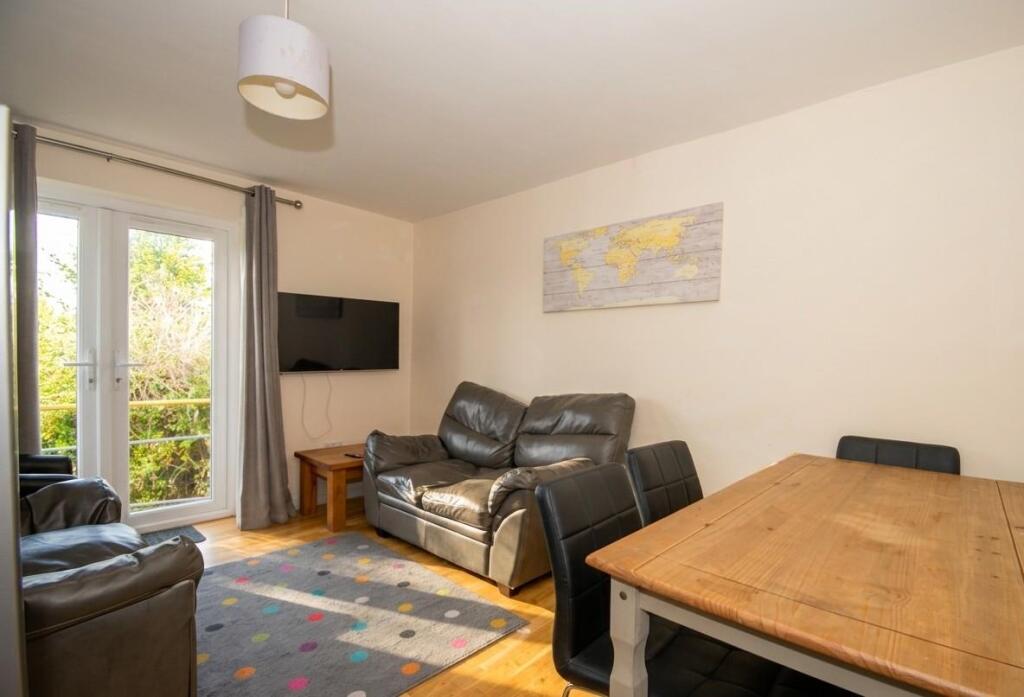 6 bedroom house for rent