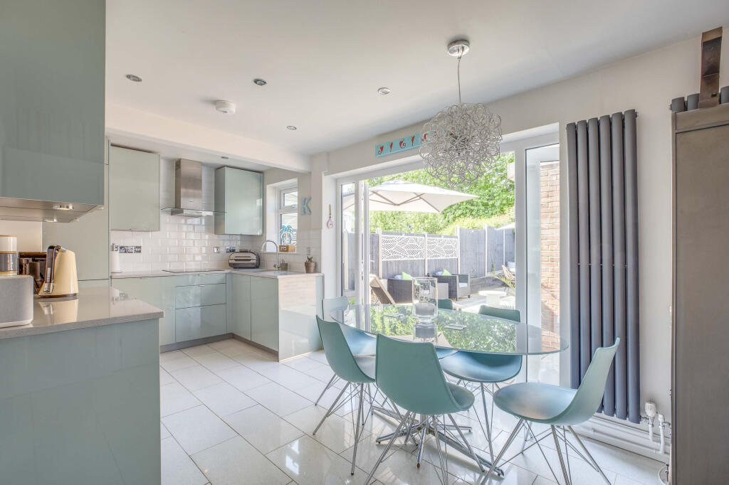 Trinity Avenue, Marlow, SL7 3AL photo 3
