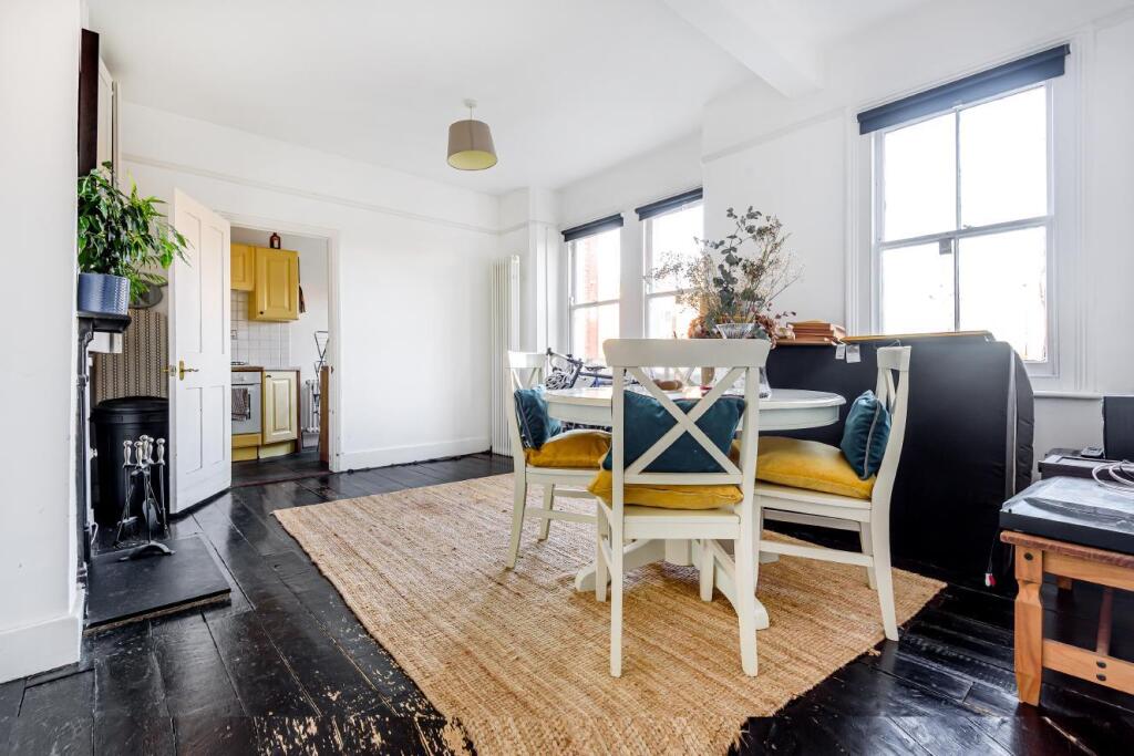 Apartment in London - More