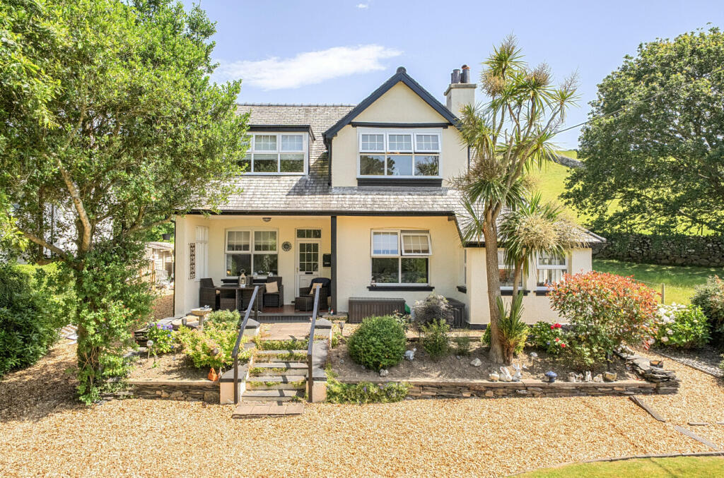 Main image of property: Llwyngwril, Gwynedd, LL37