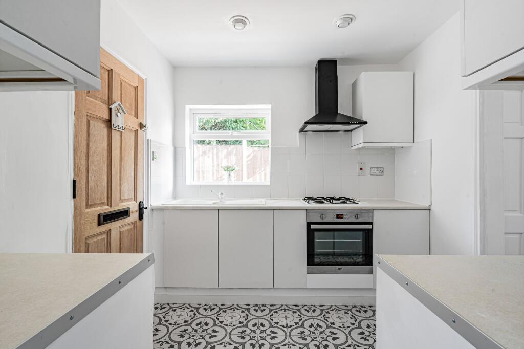 House in Kingston upon Thames - View 4