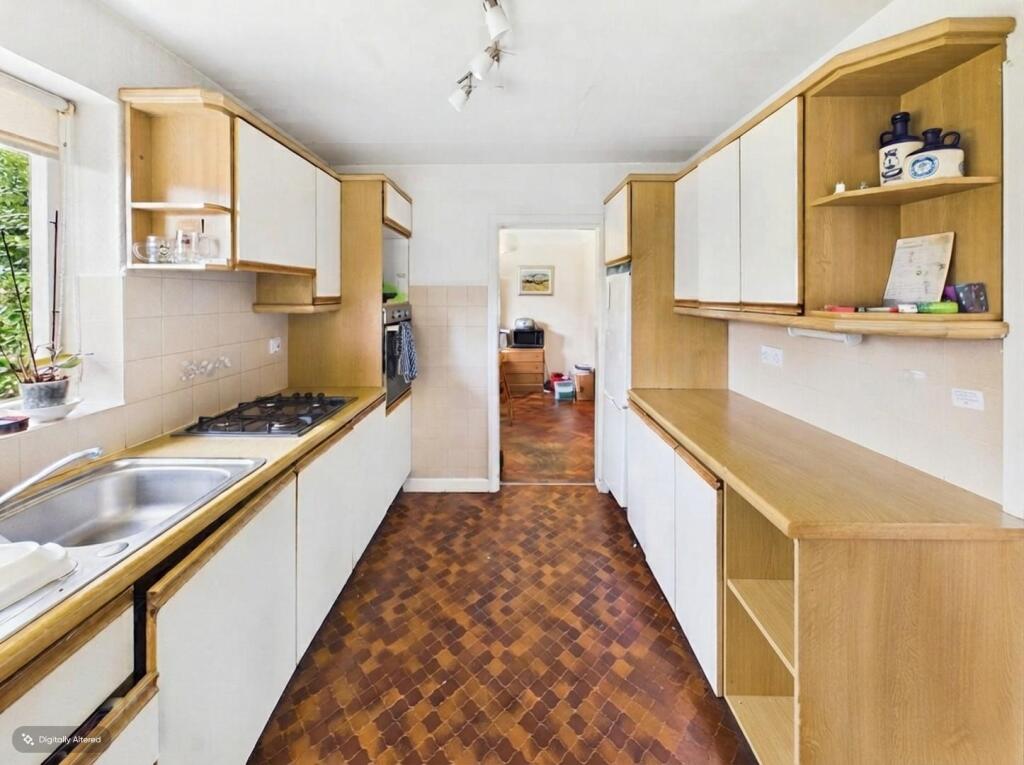 House in St Helens, Holt, Rainhill - More