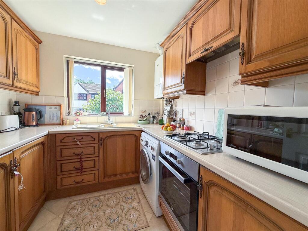 Chelsea Close, Biddulph, ST8 6UA - Mehr