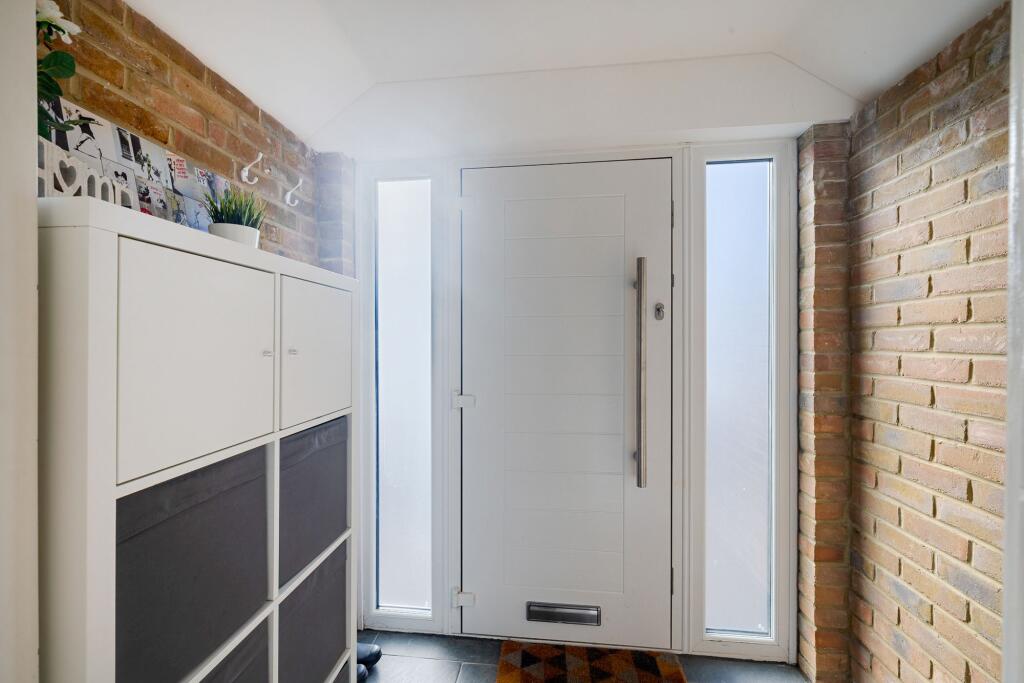 House in Reigate and Banstead, Surrey - View 6