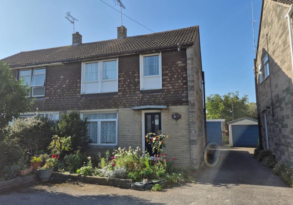 Main image of property: 10 Falmouth Road, Chelmsford, Essex, CM1 6HY