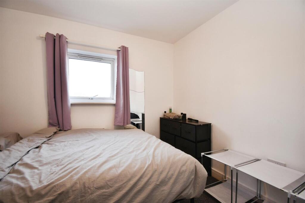 Apartment in Hull, Kingston upon Hull - More