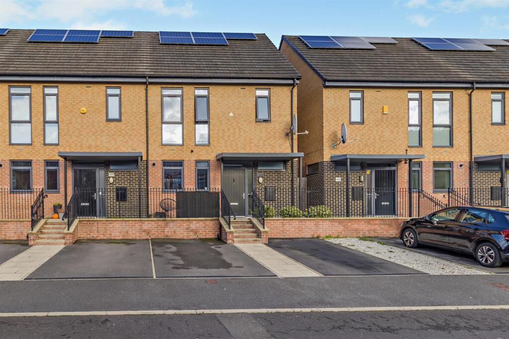 3-bed terraced on The Avenue, Bentley, Doncaster, £210,000